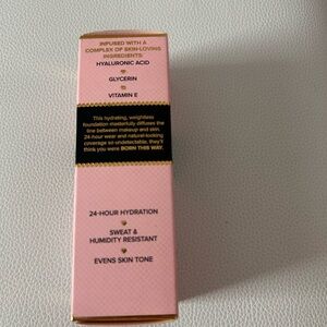 Pink Foundation with Hyaluronic Acid